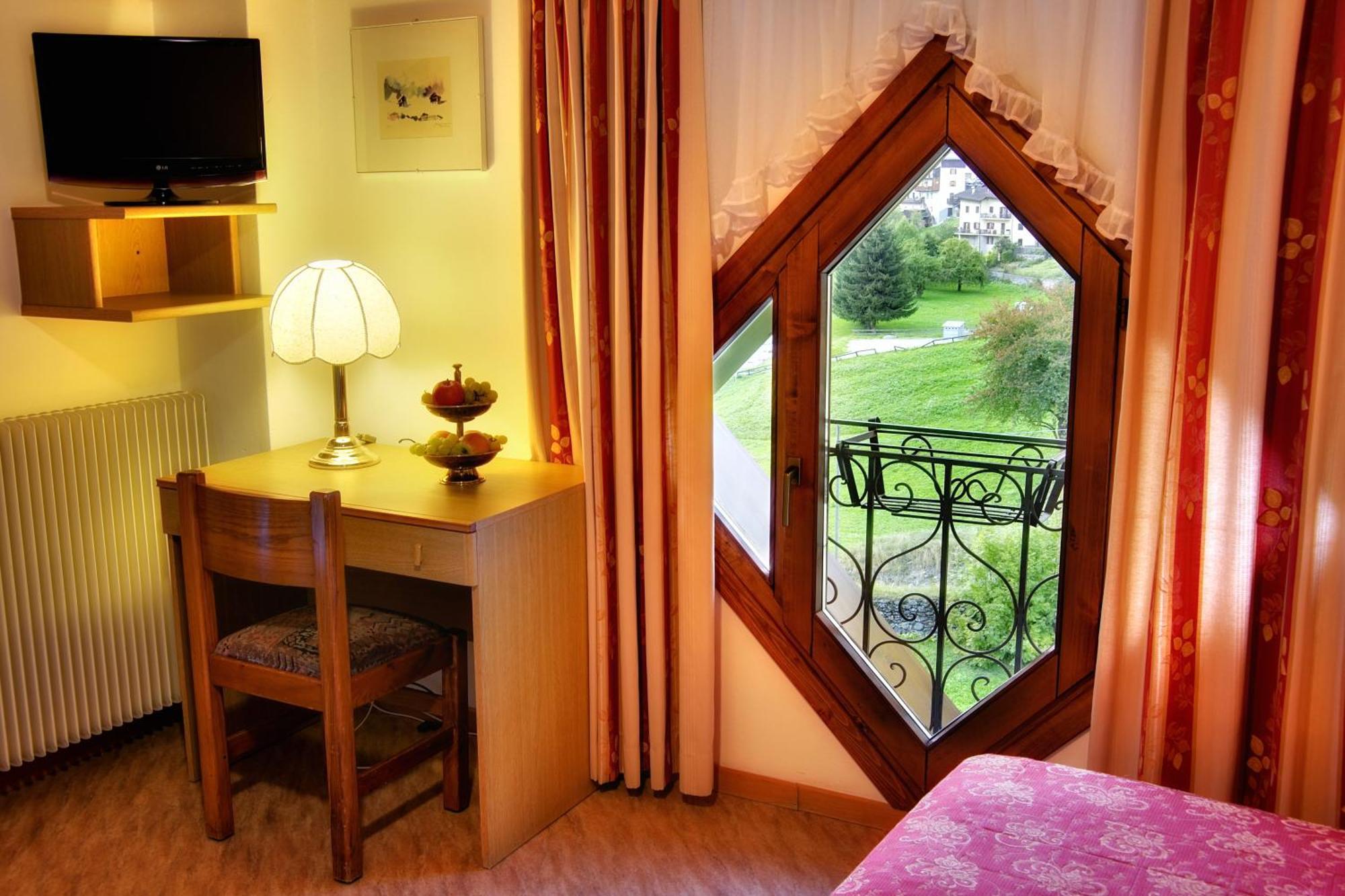 Albergo Miramonti Rabbi Dış mekan fotoğraf